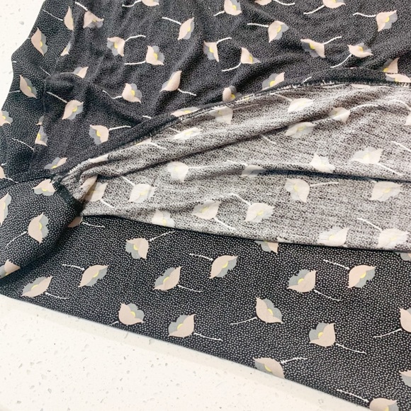 LOFT Floral Sleeveless Blouse - Picture 3 of 6